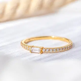 Anillo Selene Oro 18k y Circonitas                                                                                              