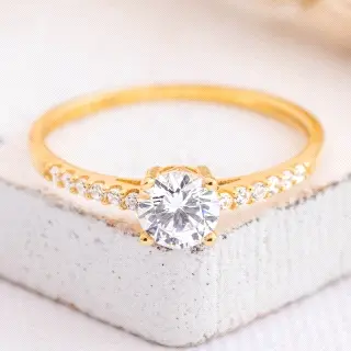 Solitario reina dorada Oro 18k                                                                                                  
